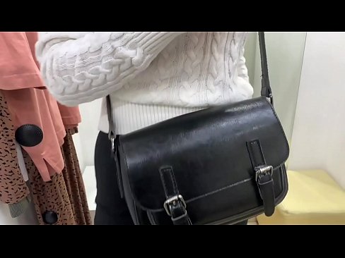 ❤️ Javna masturbacija mlade kujice FeralBerry s dildom u sobi za mjerenje ❤ Domaći porno na hr.passionateembracespotlight.ru ❌❤